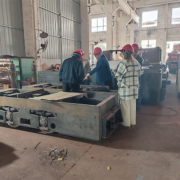 overseas clients visit mine locomotive factory 2